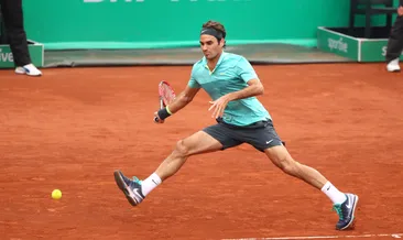 Roger Federer toprak korta geri dönüyor