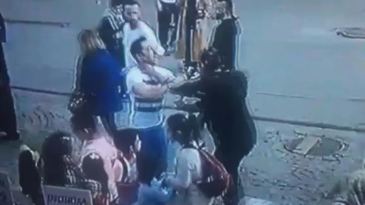 Ümraniye'de yanındaki kadını döven kişiye dayak kamerada