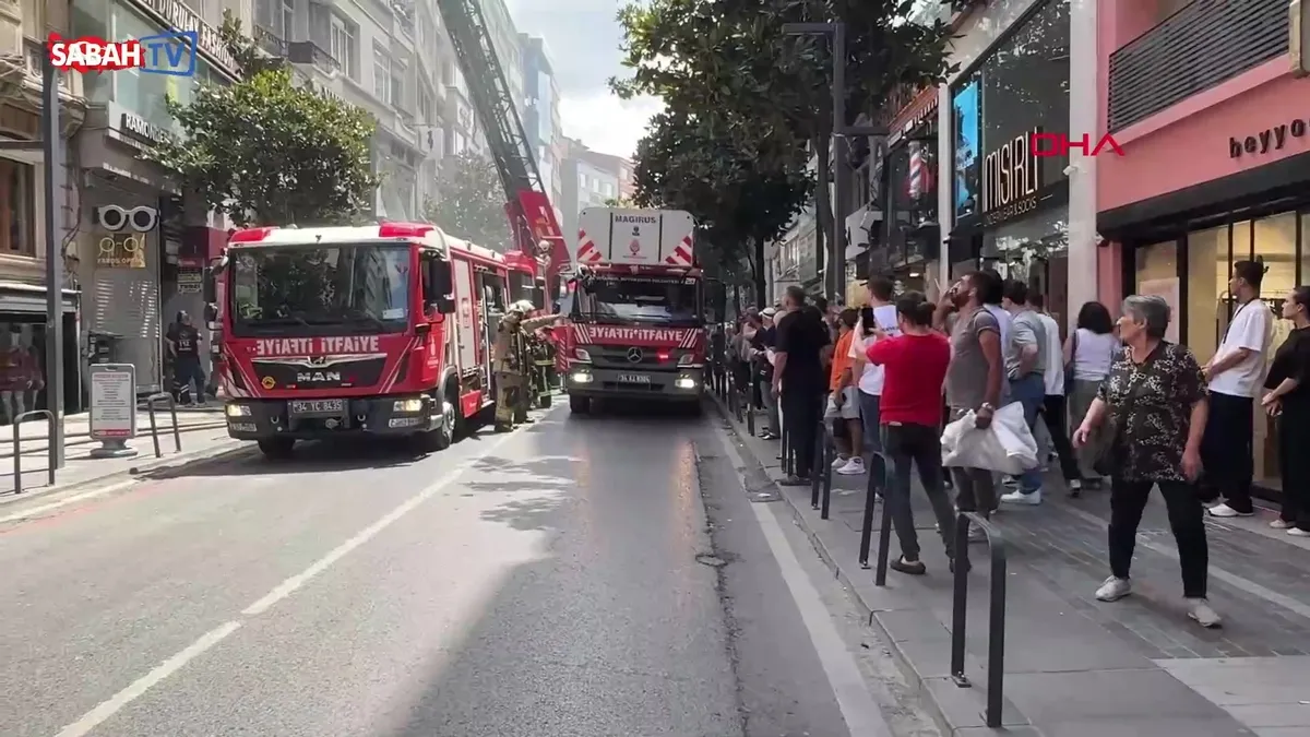 Nişantaşı’nda 7 katlı binada yangın | Video videosunu izle Nişantaşı’nda 7 katlı binada yangın | Video videosunu izle