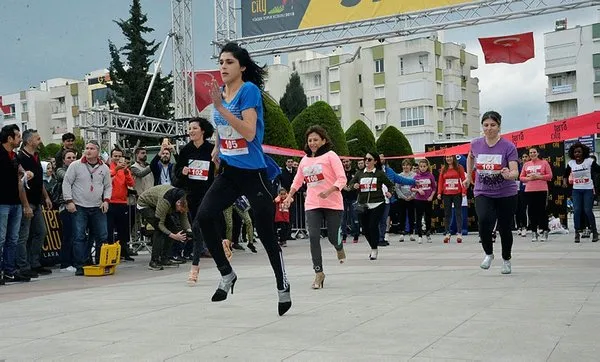 Antalya'da Yüksek Topuk Koşusu
