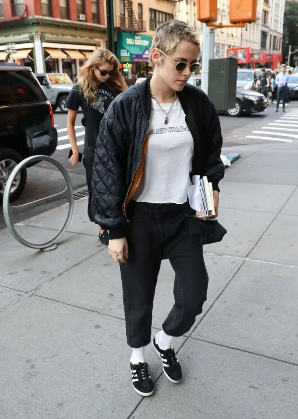 Saç stiliyle dikkat çeken Kristen Stewart’ın yaşını duyunca çok şaşıracaksınız!