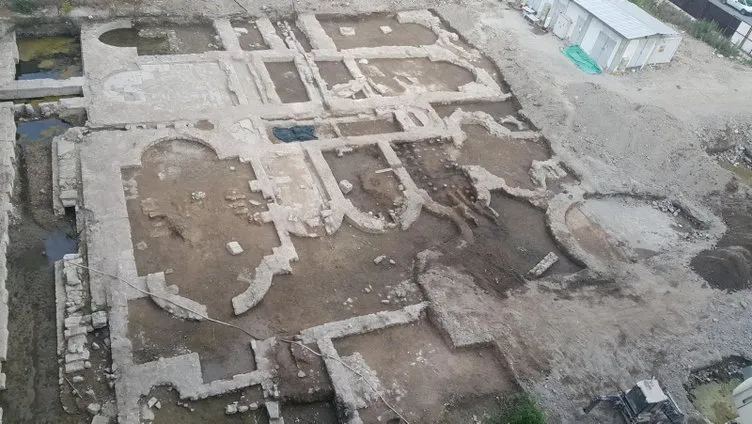 İzmir’de inşaat temelinden Roma dönemine ait kalıntılar çıktı