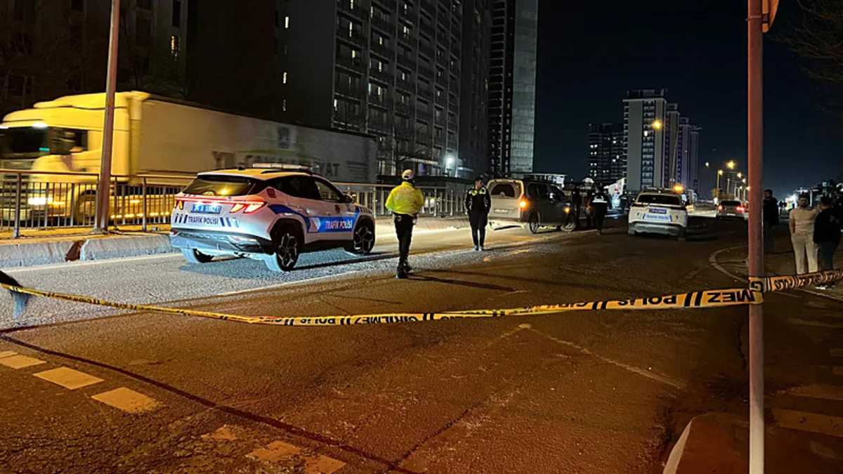 Esenyurt’ta motosiklet yayaya çarptı: 1 ölü, 2 yaralı Esenyurt’ta motosiklet yayaya çarptı: 1 ölü, 2 yaralı