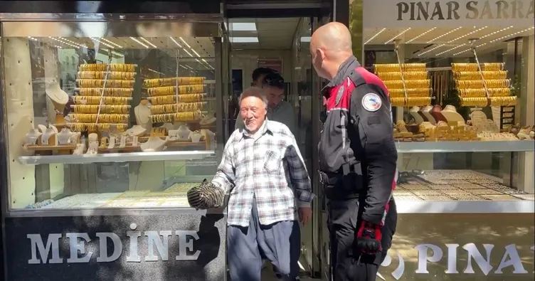Kuyumcunun dikkati, yaşlı vatandaşı dolandırılmaktan kurtardı