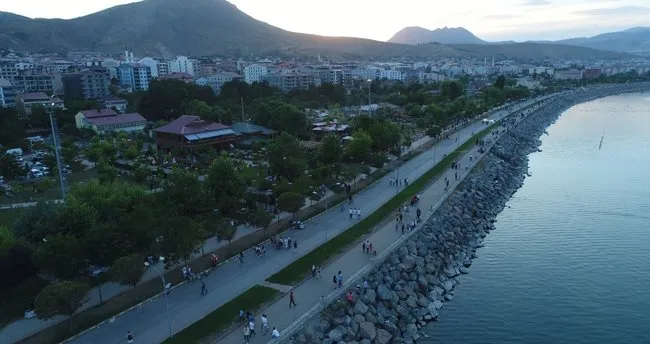 Tatvan Van Arası Kaç Km? Özel Araçla, Otobüsle Van Tatvan Arası Kaç Kilometre Ve Kaç Saat Sürer, Ne Kadar Benzin Yakar?