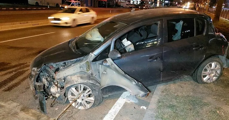 Yer: Samsun! Otomobilin aydınlatma direğine çarptığı kazada 5 kişi yaralandı