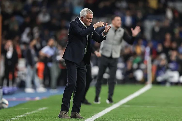 Mourinho’dan geleceğiyle ilgili gelen soruya tepki: Soruyu anlamadım