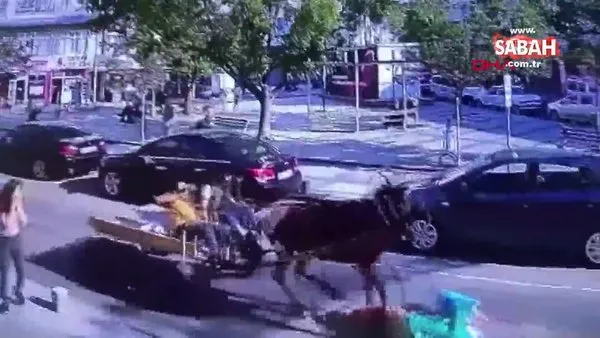 At arabasının çarptığı yaya yaralandı; O anlar kamerada | Video