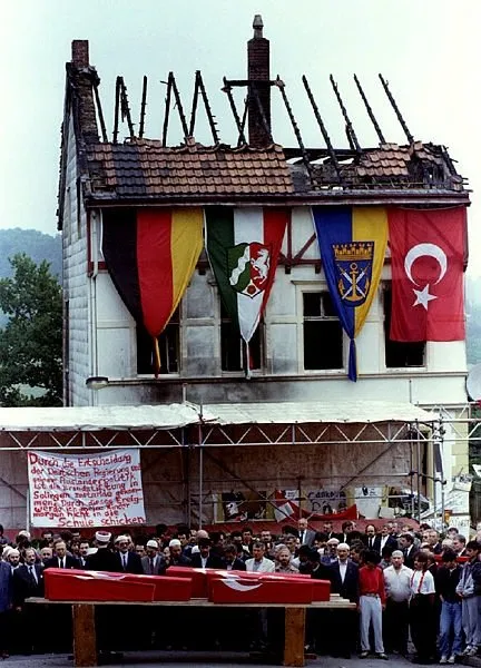 Almanya’daki Solingen faciasının 25. yılı anma töreni