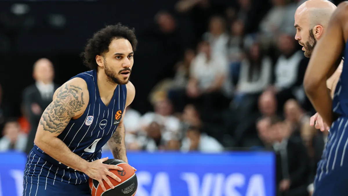 Anadolu Efes’te Shane Larkin 145 gün sonra parkede! Anadolu Efes’te Shane Larkin 145 gün sonra parkede!
