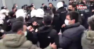 Provokatör Barış Atay polislere saldırdı! | Video