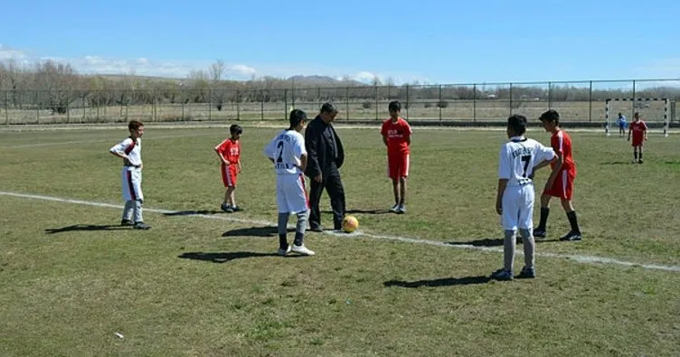 Adilcevaz’da okullar arası futbol turnuvası