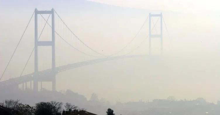 İstanbul Boğazı’na sis engeli: askıya alındı!