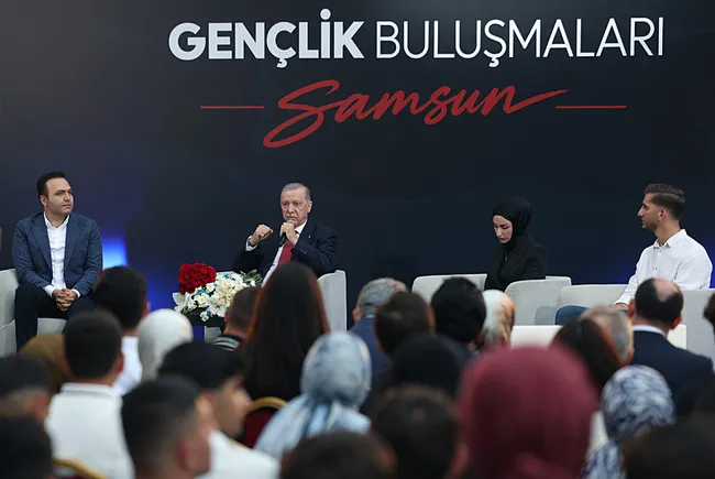 baskan-erdogan-samsunda-genclerle-bulustu-turkiyeyi-cok-daha-iyi-yerlere-getireceksiniz-1789415275698.jpeg Başkan Erdoğan Samsun'da gençlerle buluştu: