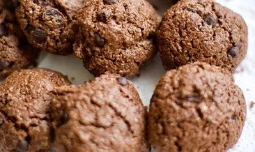Islak kurabiye tarifi: Ağızda dağılan brownie tadında bir lezzet! Yemelere doyamayacaksınız...