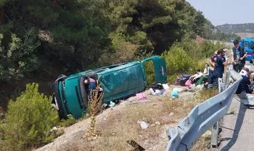Sivas’ta minibüs devrildi: 13 yaralı #sivas