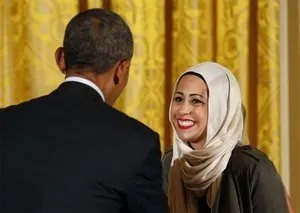 Obama'dan başörtüsü mücadelesi veren kıza övgü