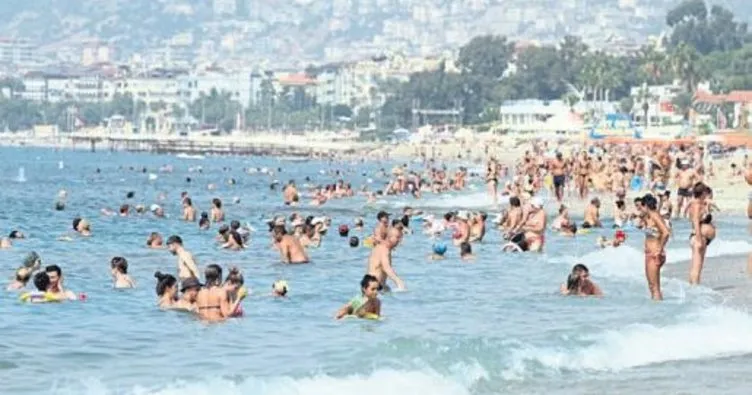 Yerli tatilciler gitti sahiller turiste kaldı