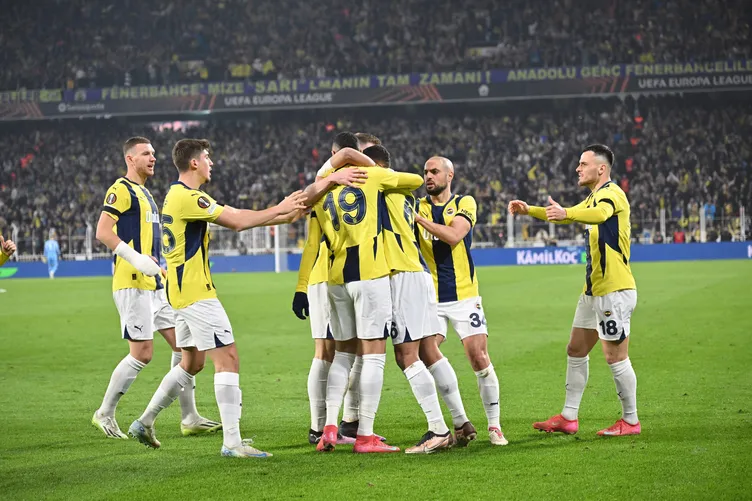 Son dakika haberi: Fenerbahçe’de bitmeyen belirsizlik! Yıldız oyuncu ne yapacağını bilemiyor...