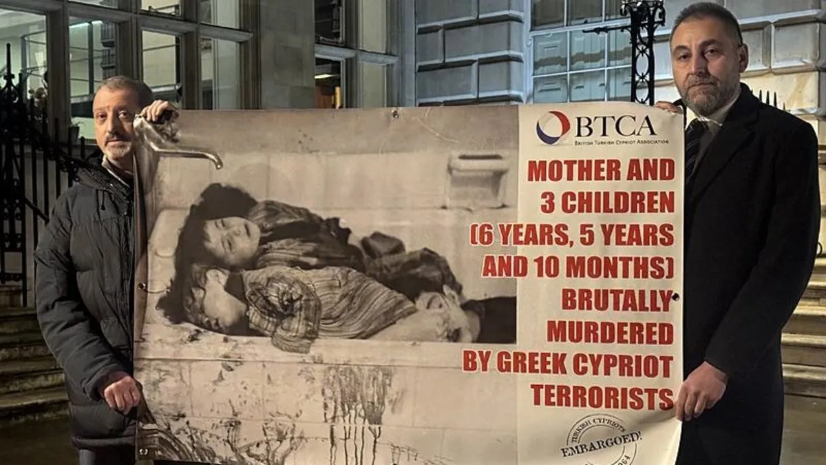 ‘Kanlı Noel’ kurbanları İngiltere’de anıldı ‘Kanlı Noel’ kurbanları İngiltere’de anıldı