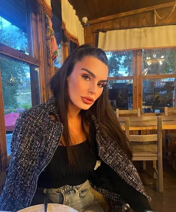 Hülya Avşar onu uyarmıştı... Eski manken Aysu Baçeoğlu da sektörden nasibini almış! 17 sene yaşadım, travmalarım oldu