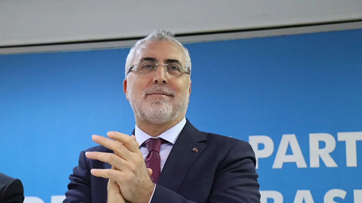 Bakan Işıkhan: Türkiye sadece bölgenin değil dünyanın da can simidi Bakan Işıkhan: Türkiye sadece bölgenin değil dünyanın da can simidi