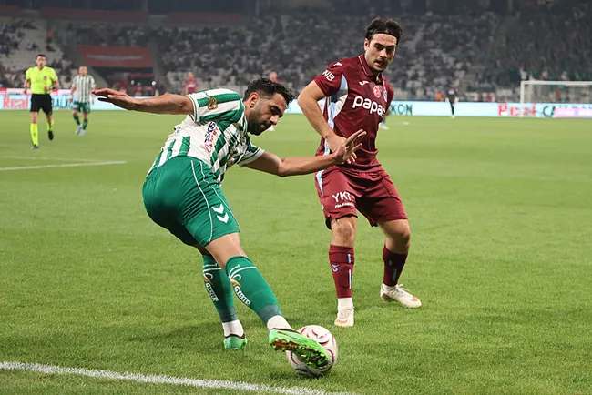 son-dakika-haberi-trabzonspor-deplasmanda-maglup-konyaspor-ilk-kez-kazandi-1789240289119.jpeg