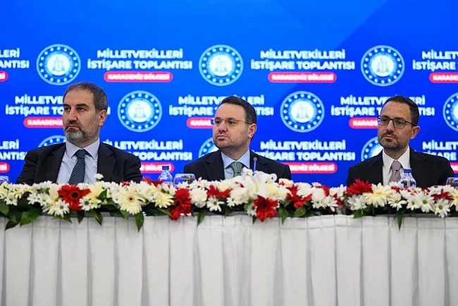 bakan-gurlek-karadeniz-bolgesi-milletvekilleriyle-bir-araya-geldi-1778697707976.jpeg Bakan Gürlek, Karadeniz Bölgesi milletvekilleriyle bir araya geldi!