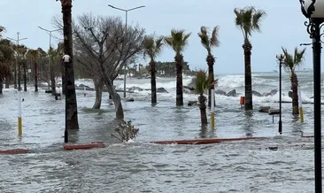 Deprem bölgesi İskenderun’da deniz taştı
