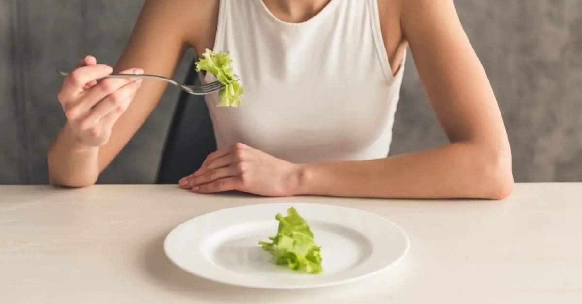 Cocudum Yemek Yemiyor Kusuyor