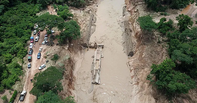 Bolivya’yı sel vurdu: Faciada 20 kişi hayatını kaybetti