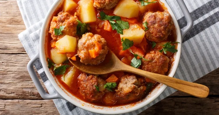 Sulu köfte nasıl yapılır? İşte nefis tadıyla sulu köfte tarifi… Et Sulu köfte nasıl yapılır? İşte nefis tadıyla sulu köfte tarifi… Et