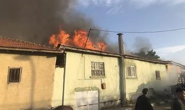 Manisa’da yangın: 2 ev ve 1 iş yeri küle döndü