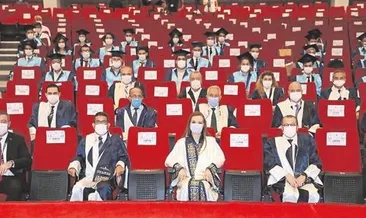 Tıp fakültesinde mezuniyet heyecanı