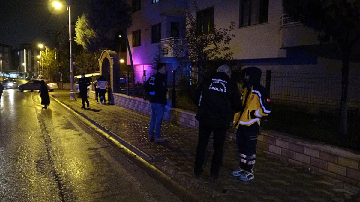 Kötü koku gerçeği ortaya çıkardı: Yaşlı adam evinde ölü bulundu! Kötü koku gerçeği ortaya çıkardı: Yaşlı adam evinde ölü bulundu!