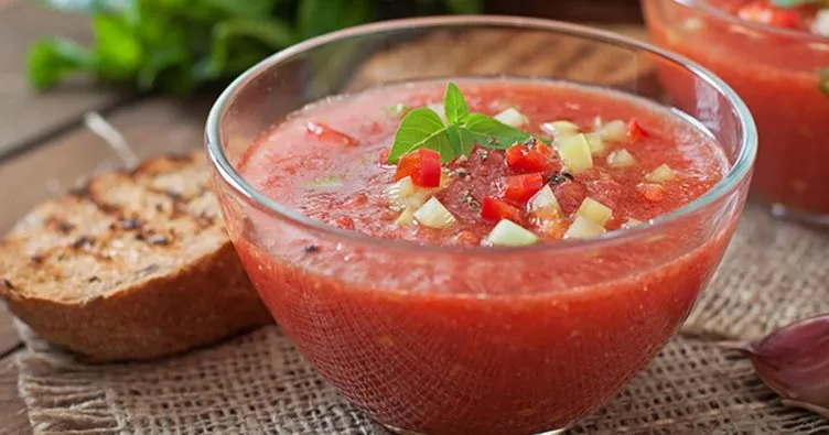 Soğuk domates çorbası tarifi: Soğuk domates çorbası nasıl yapılır?