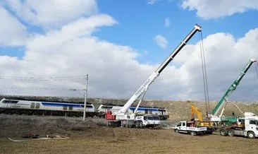 Yük trenin lokomotifi kaza alanından kaldırılmasıyla demir yolu hattı yeniden ulaşıma açıldı