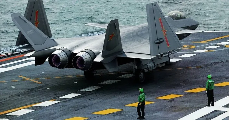 Çin savaş uçakları Tayvan Boğazı’nda ’orta çizgi’yi geçti