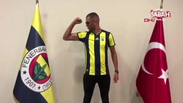 Fenerbahçe yeni yıldızı Slimani'yi resmen açıkladı