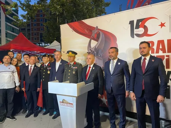 elazigda-15-temmuz-sehitleri-anma-gecesi-genis-katilimla-gerceklesti-1784138492857.jpg