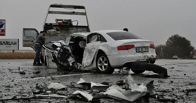 Eskişehir’de trafik kazası; 2 ölü 2 yaralı