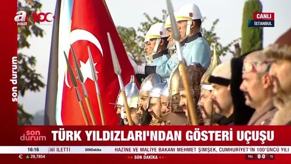 İstanbul Boğazı'nda tarihi geçit töreni | Video
