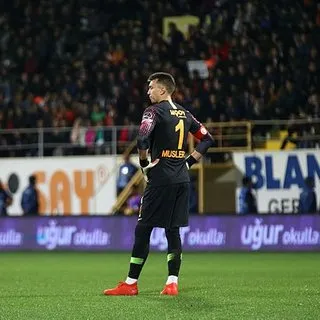 Galatasaray'da Muslera gidiyor! Yerine gelecek isim...