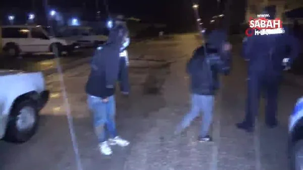 Adana'da demir çubuklarla dövdükleri adamın arabasına el koyup çocuğunu kaçırdılar | Video