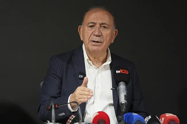 chpde-7-ilce-yonetimi-gorevden-alindi-disiplin-sureci-baslatildi-1784659635819.jpeg CHP'de arınma sürüyor! İstanbul'da 7 ilçe başkanı görevden alındı: Disiplin süreci başlatıldı