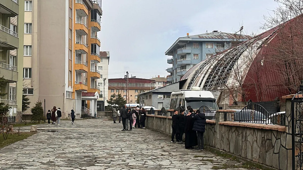 SON DAKİKA DEPREMLER! AFAD açıkladı: Van'da 5.2 büyüklüğünde deprem meydana geldi