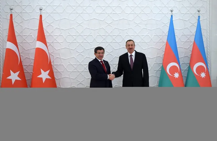 Başbakan Davutoğlu Azerbaycan’da temaslarına başladı
