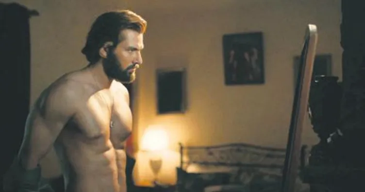 Fit vücudu övgü alıyor