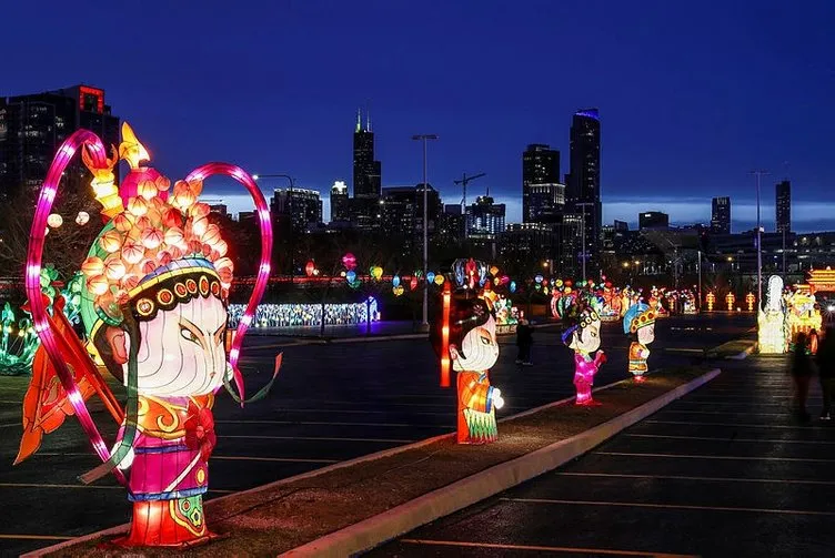 Amerika’da Easter festivali! Çin’in ejderha ışıkları ABD’yi büyüledi
