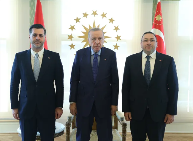 baskan-erdogan-istanbuldaki-4-ilce-belediye-baskanini-kabul-etti-1790966105357.jpg